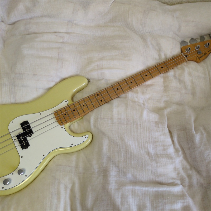Fender MEX Player II Precision Bass Hialeah Yellow/Mapleの画像